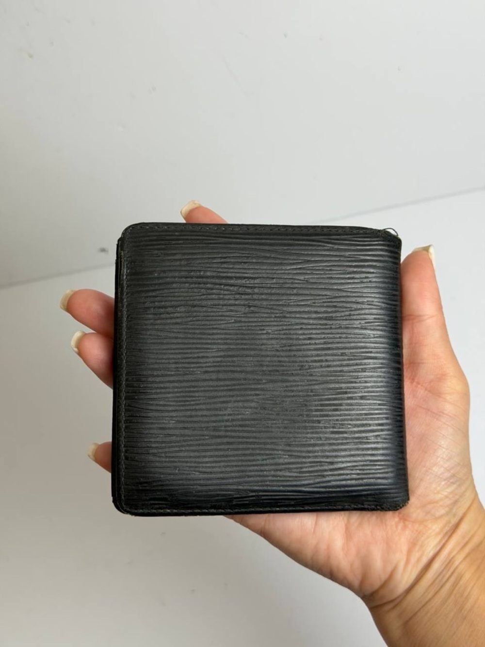 Louis Vuitton Black Epi Leather Bifold Wallet - Picture 4 of 13